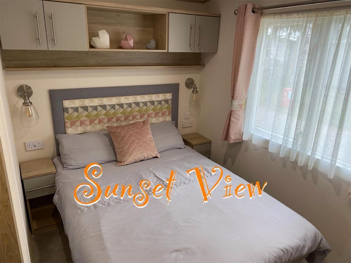 Tattershall Lakes Sunset View Caravan Lakeside, Hot Tub, Garden, Private Fishing Peg & Wifi Exterior foto