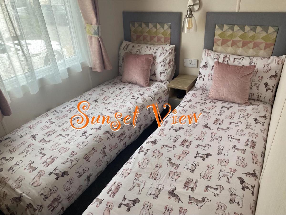 Tattershall Lakes Sunset View Caravan Lakeside, Hot Tub, Garden, Private Fishing Peg & Wifi Exterior foto