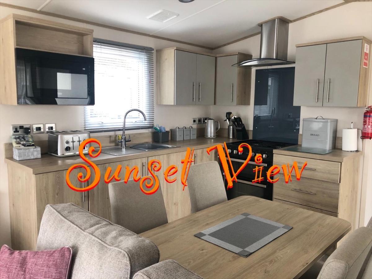 Tattershall Lakes Sunset View Caravan Lakeside, Hot Tub, Garden, Private Fishing Peg & Wifi Exterior foto