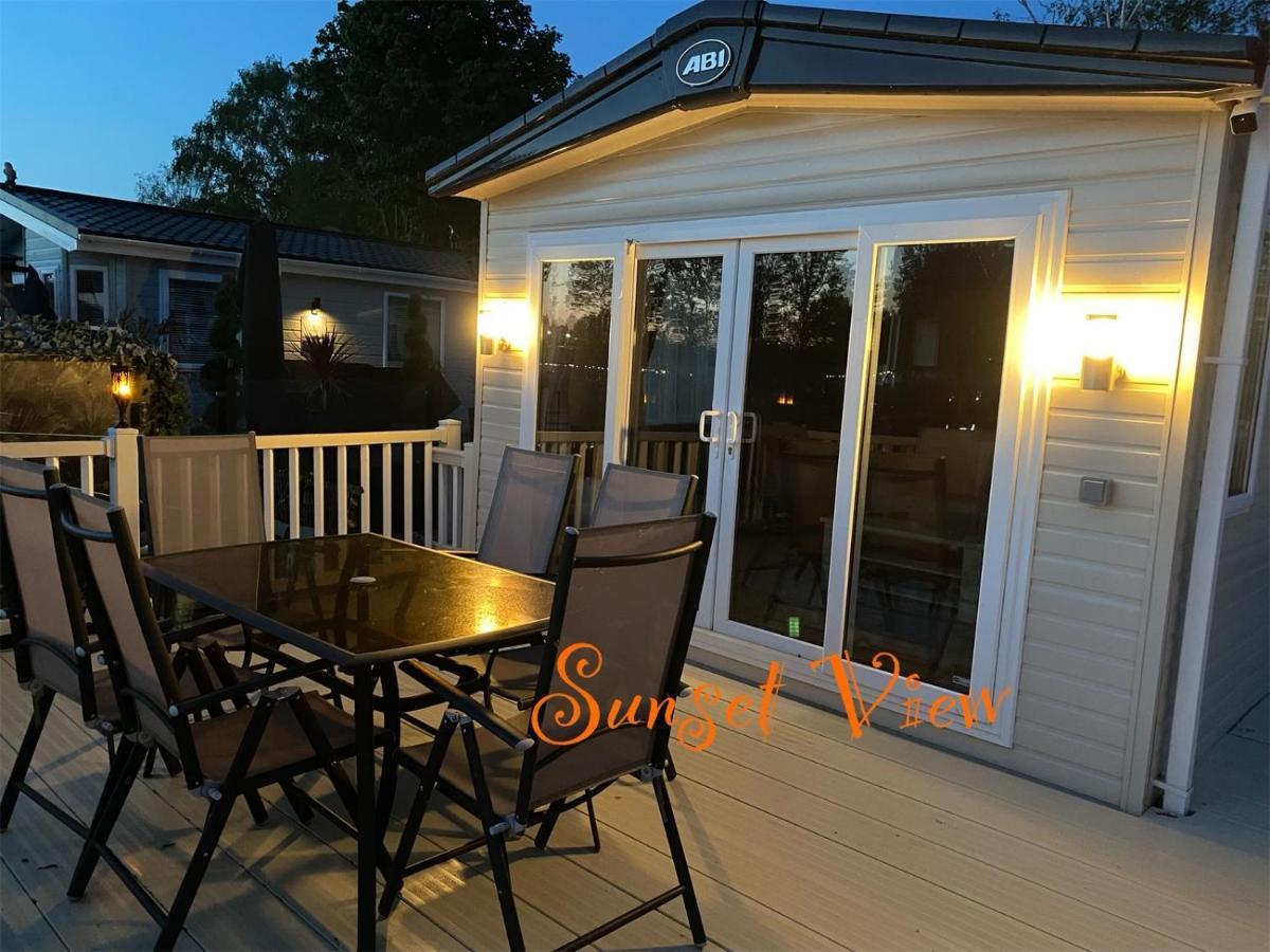 Tattershall Lakes Sunset View Caravan Lakeside, Hot Tub, Garden, Private Fishing Peg & Wifi Exterior foto
