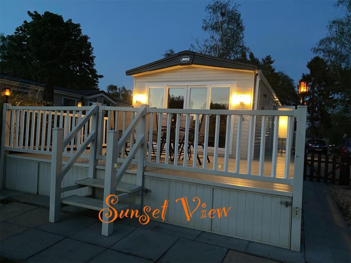 Tattershall Lakes Sunset View Caravan Lakeside, Hot Tub, Garden, Private Fishing Peg & Wifi Exterior foto
