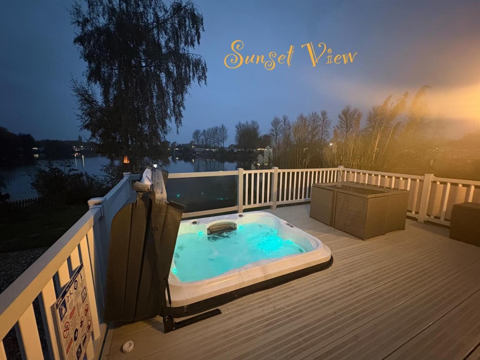 Tattershall Lakes Sunset View Caravan Lakeside, Hot Tub, Garden, Private Fishing Peg & Wifi Exterior foto