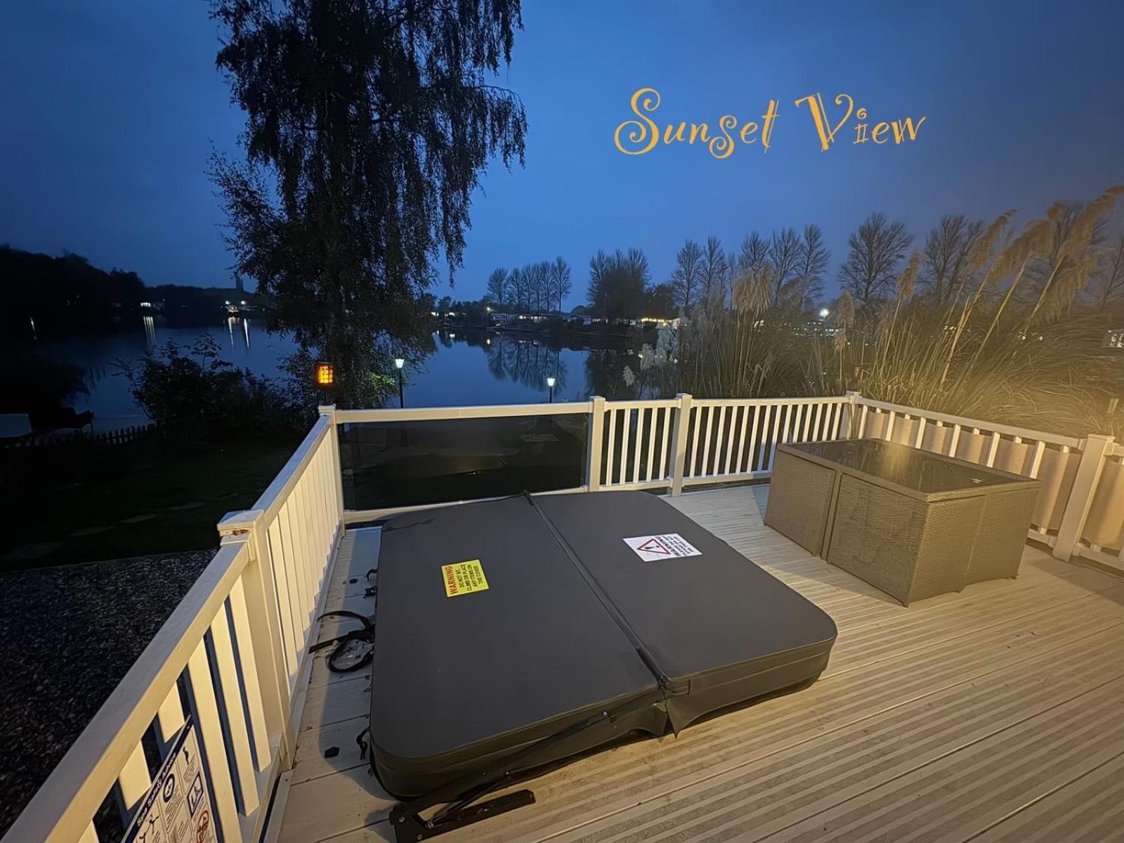 Tattershall Lakes Sunset View Caravan Lakeside, Hot Tub, Garden, Private Fishing Peg & Wifi Exterior foto