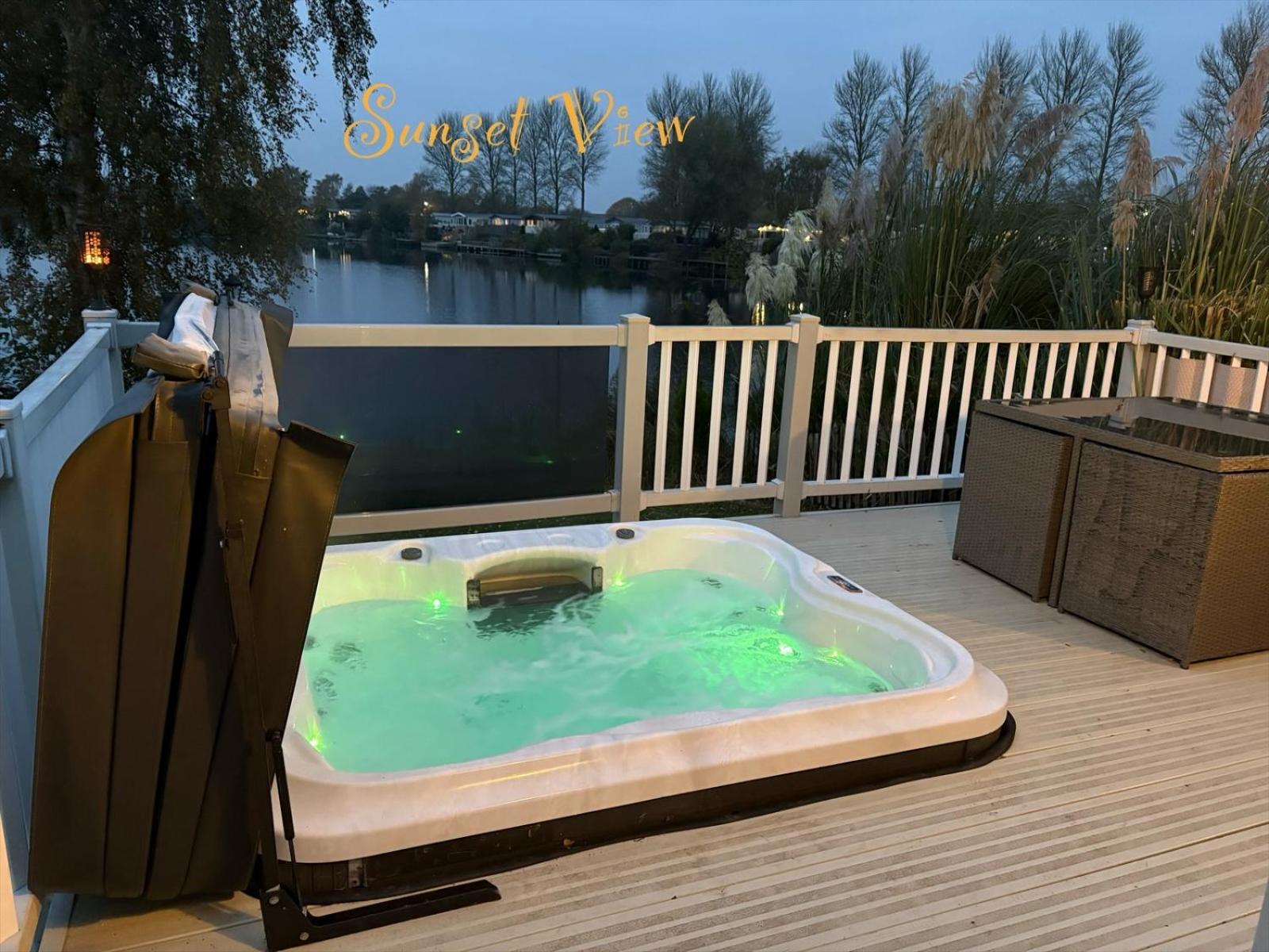 Tattershall Lakes Sunset View Caravan Lakeside, Hot Tub, Garden, Private Fishing Peg & Wifi Exterior foto